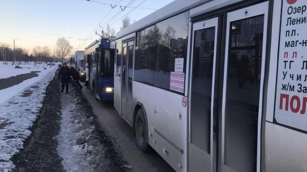 Врач-стоматолог приняла роды у 15-летней девочки в междугороднем автобусе