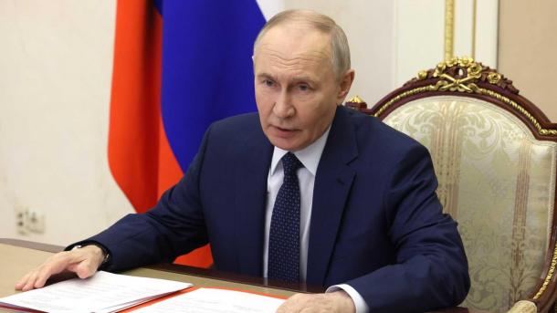 Владимир Путин распорядился выплатить 200 тысяч семье из Омска