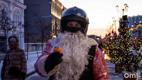 Тёплая сцена, ёлочки и каток: в Омске дали старт «Зимнему Любинскому-2026»