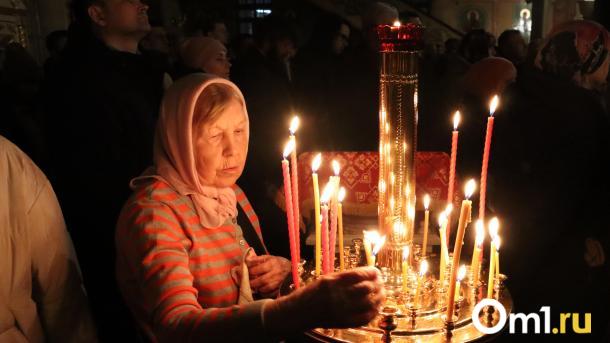 В Омск доставлен Вифлеемский огонь: где забрать огонь с собой?