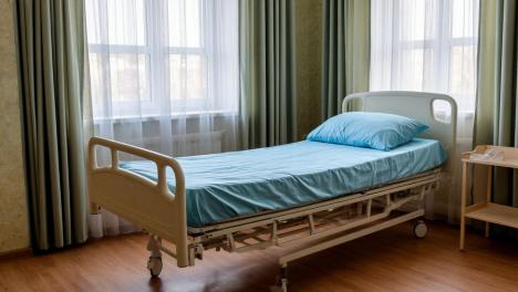 Дочь умершей от рака женщины судится с новосибирской поликлиникой из-за ошибок в диагнозе