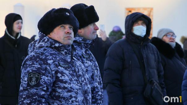 Омичам напомнили, куда звонить в случае ЧС во время праздников