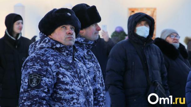 Омичам напомнили, куда звонить в случае ЧС во время праздников