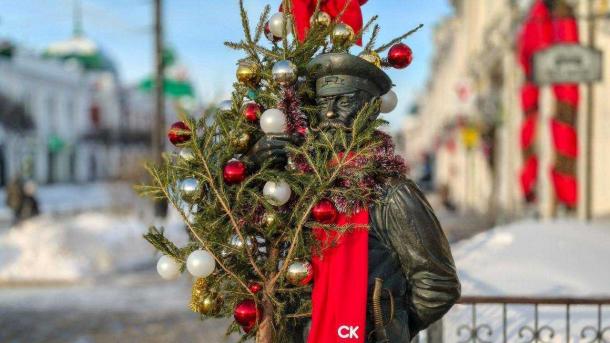 Виталий Хоценко поинтересовался у омичей, где они проводят новогодние каникулы