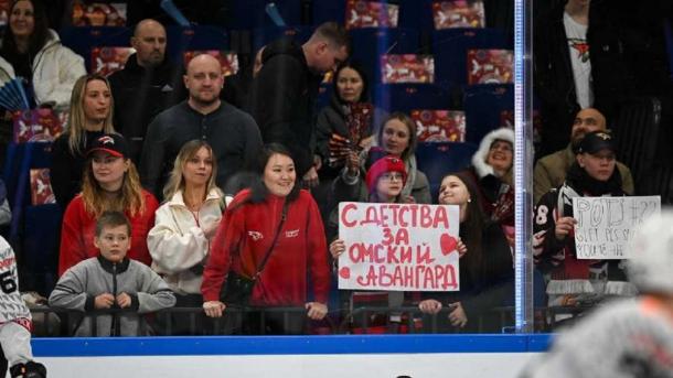 «Авангард» начал новый год с победы в Сибирском дерби