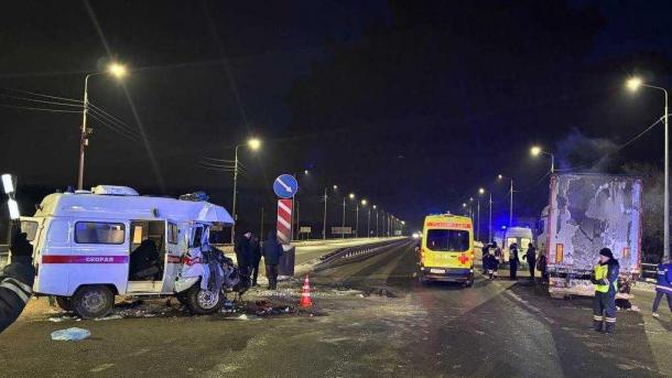 На трассе Тюмень—Омск случилась смертельная авария с участием скорой