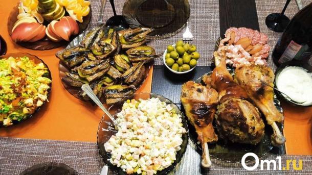 Омичей попросили не выбрасывать оливье в унитаз