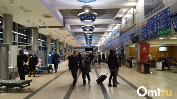В омском аэропорту задерживаются рейсы в Москву
