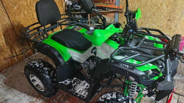 В Омске мальчик покатал подростка на тюбинге с печальным исходом