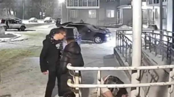 Омич пострадал от собственного газового баллончика и был избит