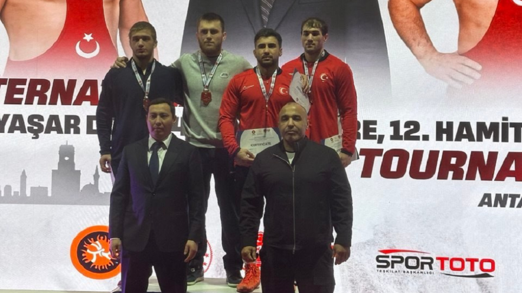 Омич завоевал серебро на международном турнире по борьбе в Турции