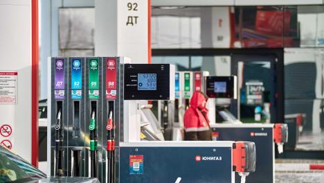 Эксперты разобрали автомобиль после работы на улучшенном топливе и проверили мотор