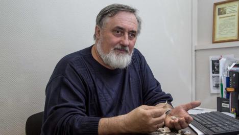 «Наставник, умевший вдохновить»: в Новосибирске умер известный археолог Колонцов