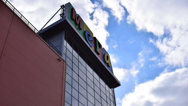 Людей залило водой: в омской «Меге» из-за аномального мороза эвакуировали посетителей