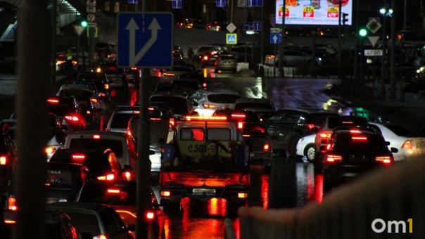 Небольшое ДТП парализовало движение в центре Новосибирска