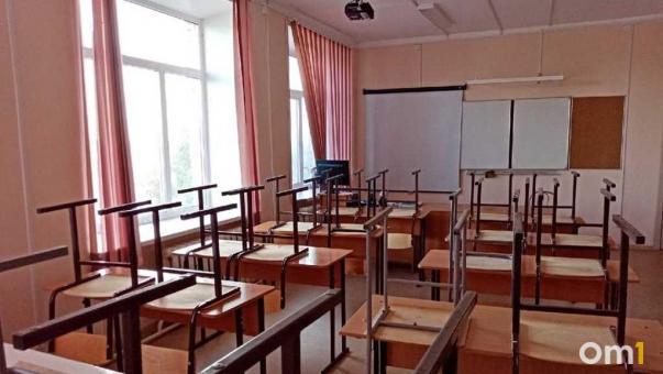 Стало известно, почему школу под Омском закрыли так внезапно