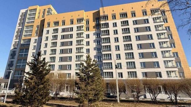 Подземный паркинг и кладовая: в Омске сдали три новых жилых высотки