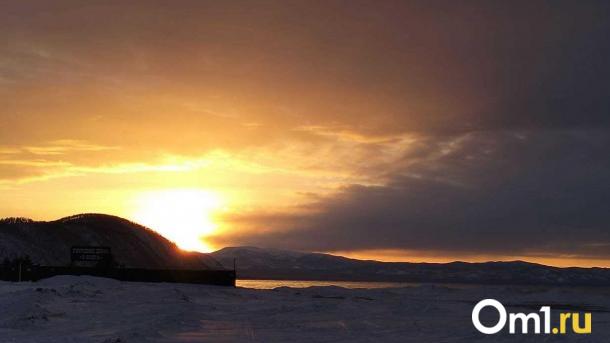 На Солнце произошла мощнейшая вспышка: возможен выброс в сторону Земли
