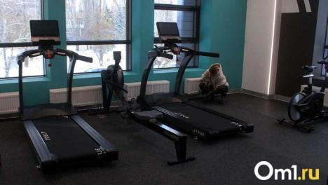 Девушка получила травмы во время занятий с тренером в фитнес-клубе