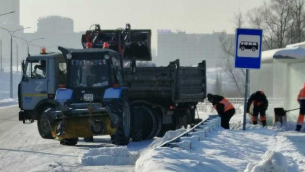За сутки в Новосибирске вывезли 25 тысяч кубометров снега