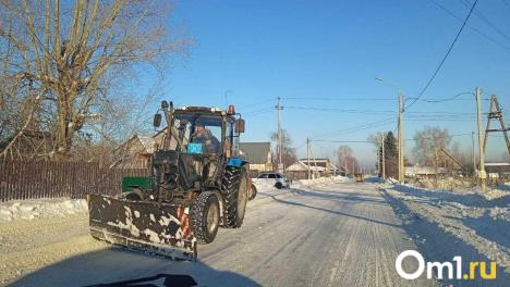 С начала зимы на омские улицы высыпали уже 30 тысяч тонн песка и соли
