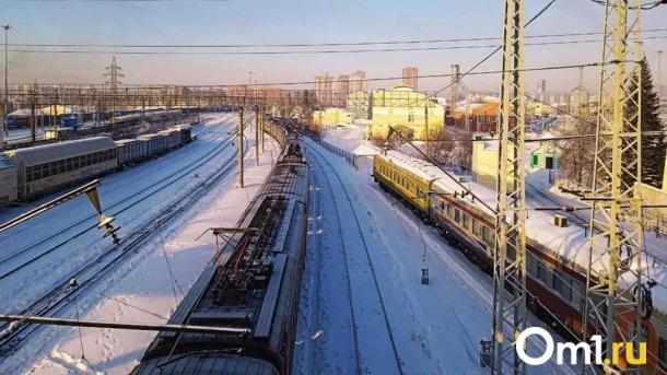 На станции в Омском районе столкнулись пять вагонов