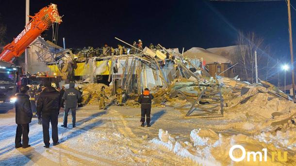Третьего пострадавшего спасли из-под завалов обрушившегося магазина в Новосибирске