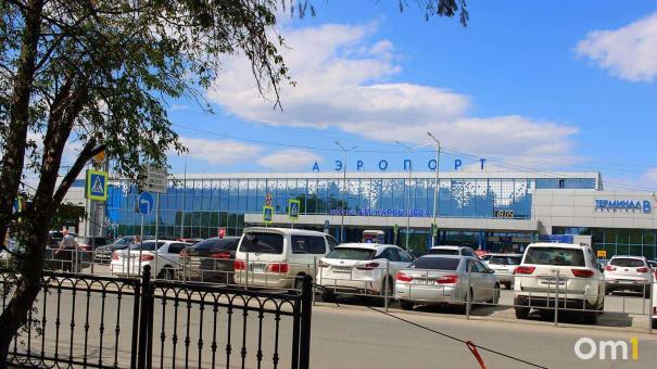 В Омске 120 сотрудников аэропорта потребовали оплатить им время на медосмотры