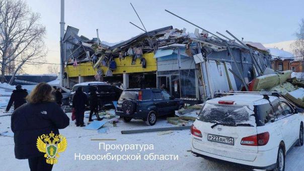 Разбор завалов обрушившегося ТЦ в Новосибирске продолжится