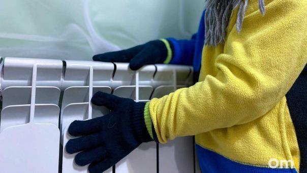 Перемёрзли коммуникации: омичи пожаловались на трёхдневное отключение отопления в мороз