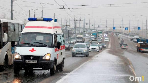 Омичам напомнили, куда звонить при ЧС в сильные морозы
