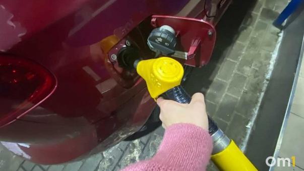 Омская область лидирует по низким ценам на топливо в Сибири