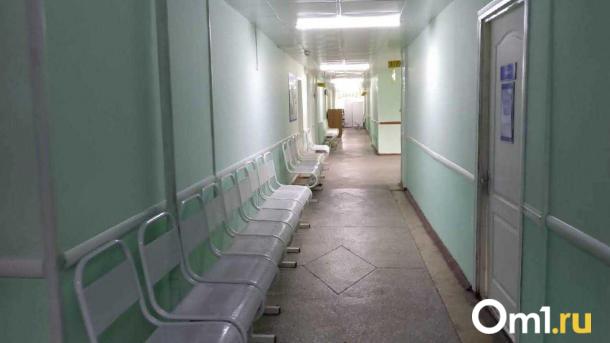 В Минздраве рассказали о состоянии школьницы, выпавшей из окна многоэтажки в Омске