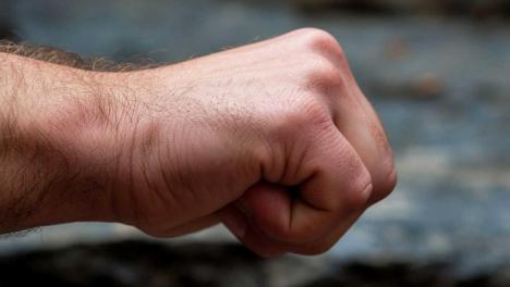 Депутата из Бердска будут судить за удар коллеге на заседании