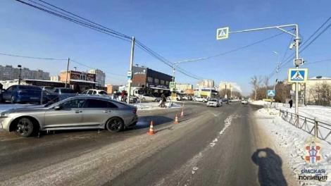 В Омске водитель иномарки сбил девочку на нерегулируемом переходе