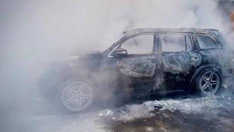 В Омске эксперт по пожарной безопасности случайно сжёг служебную иномарку за 10 млн рублей