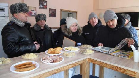 Нападающий «Авангарда» Якупов стал гостем финала Кубка УФСИН в омской исправительной колонии №3