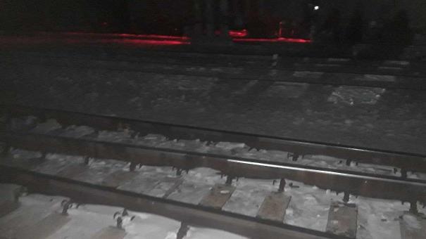 В Омской области молодая женщина попала под поезд