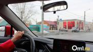Омичка в нетрезвом виде угнала машину и повредила другую: что ей грозит?