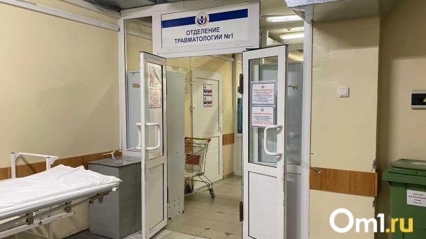 В омском Минздраве рассказали о состоянии школьника, сбитого троллейбусом