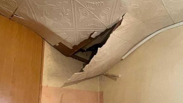 В Омске в доме рухнул потолок