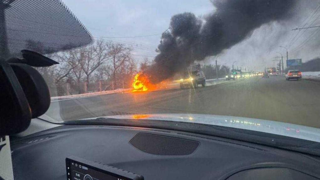 На 70 лет Октября дважды горели автомобили