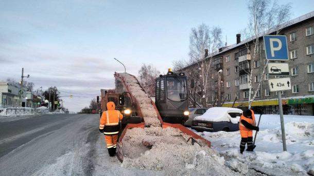 В Новосибирске за трое суток вывезли более 70 тысяч кубометров снега