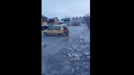 В нескольких районах Омска прорвало трубы с водой