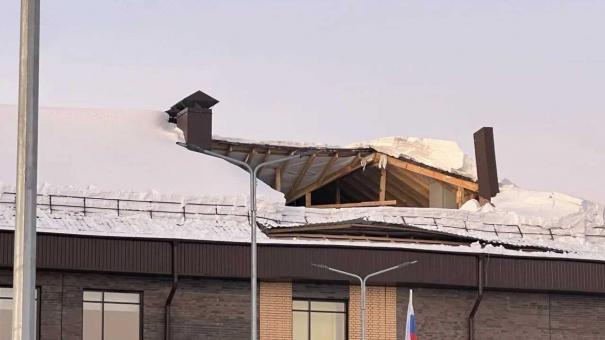 Занятия отменены: в новосибирской школе рухнула крыша