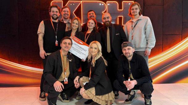 Стало известно, когда омские команды КВН сыграют в Высшей лиге у Хрусталёва