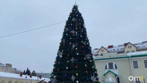В Омске на Масленицу главную ёлку превратят в чучело Зимы. Но не сожгут