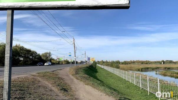 На омских улицах установят больше сотни рекламных щитов