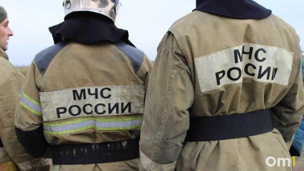 Ночной пожар в Новосибирске: расселённый барак почти полностью сгорел