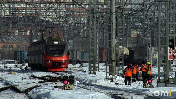 В Чувашии на семь часов задержали поезд, идущий через Омск